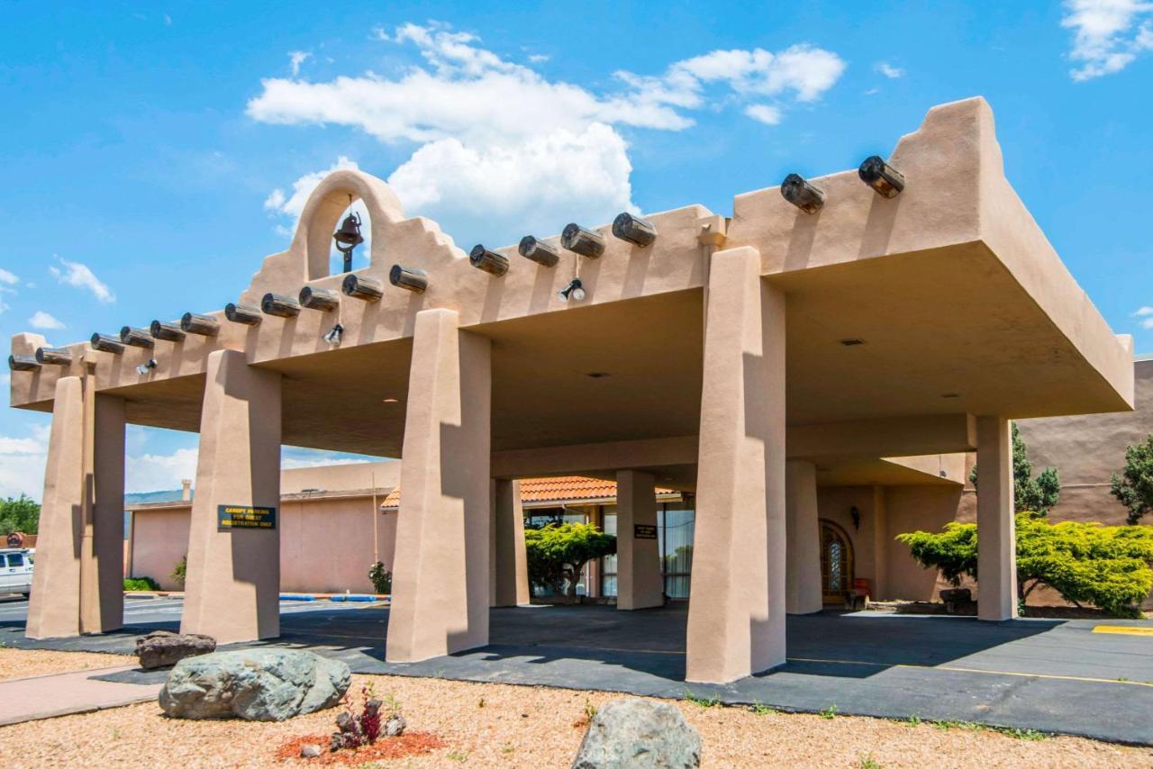 Quality Inn Taos Exterior foto